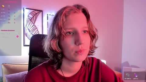 Snapshot of haileyfoxy chatting on 10/27/25, 09:13 Hailey online show from 10/27/25, 09:13