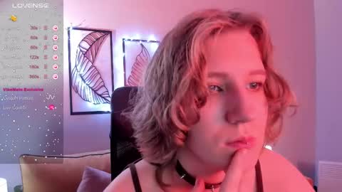 Snapshot of haileyfoxy chatting on 10/30/25, 09:00 Hailey online show from 10/30/25, 09:00