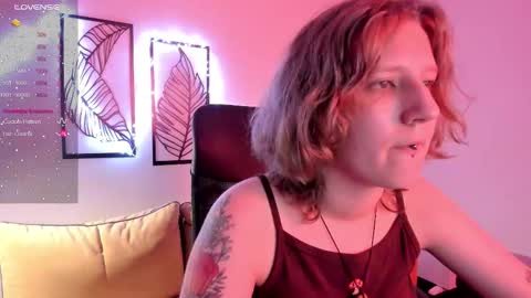 Snapshot of haileyfoxy chatting on 11/06/25, 09:21 Hailey online show from 11/06/25, 09:21