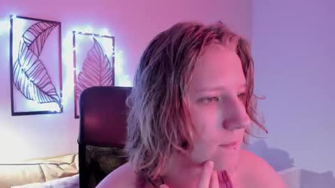 Snapshot of haileyfoxy chatting on 11/21/25, 09:30 Hailey online show from 11/21/25, 09:30