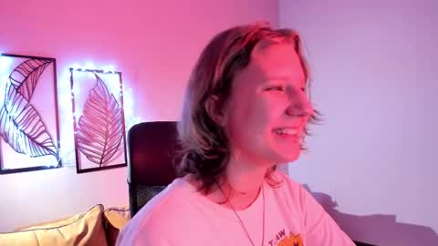 Snapshot of haileyfoxy chatting on 11/27/25, 09:00 Hailey online show from 11/27/25, 09:00