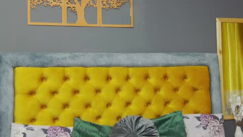 Hailey online show from 02/04/25, 10:54