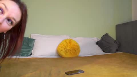 Hailey online show from 02/11/25, 07:54