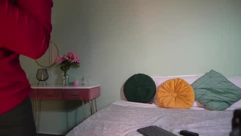 Hailey online show from 03/05/25, 04:24