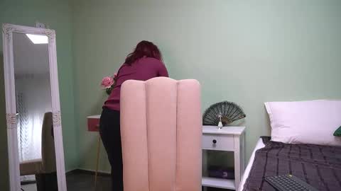 Hailey online show from 10/20/25, 04:02