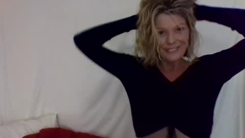 Hailey online show from 12/04/24, 03:48