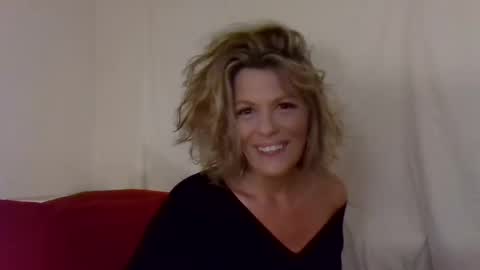 Hailey online show from 12/08/24, 01:02