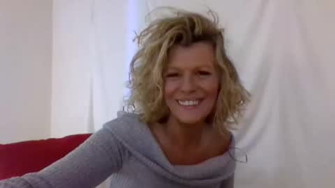 Hailey online show from 12/12/24, 12:27