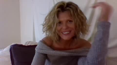 Hailey online show from 12/13/24, 03:49