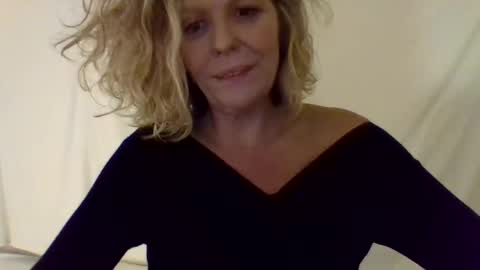 Hailey online show from 12/28/24, 05:02