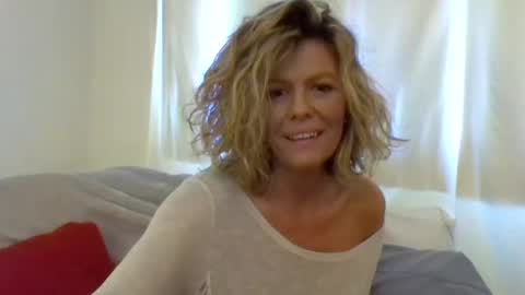 Hailey online show from 01/07/25, 11:24