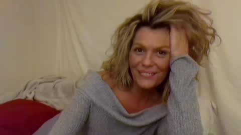 Hailey online show from 01/08/25, 03:08