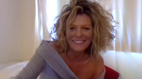 Hailey online show from 01/11/25, 09:57