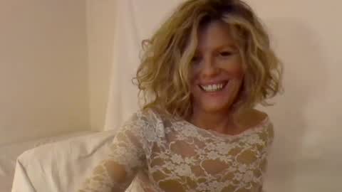 Hailey online show from 01/14/25, 02:50