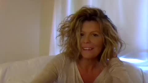 Hailey online show from 01/18/25, 12:13