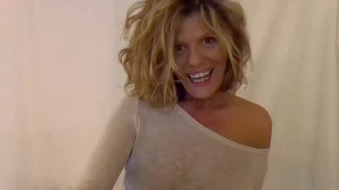 Hailey online show from 01/20/25, 02:11