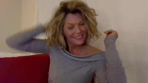 Hailey online show from 01/21/25, 03:37