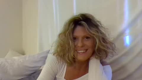 Hailey online show from 02/04/25, 12:29