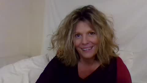 Hailey online show from 02/10/25, 02:52