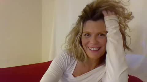 Hailey online show from 02/20/25, 01:25