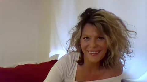 Hailey online show from 03/11/25, 11:37