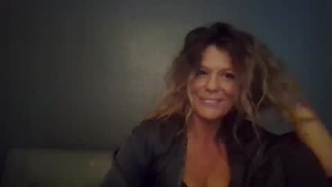 Hailey online show from 10/11/25, 10:52