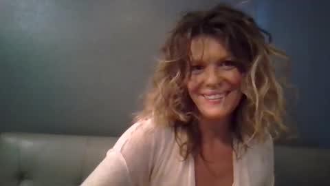 Hailey online show from 11/19/25, 09:59