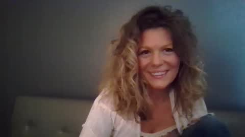 Hailey online show from 11/27/25, 06:21