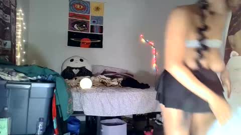  Hailey  online show from 01/29/25, 10:05