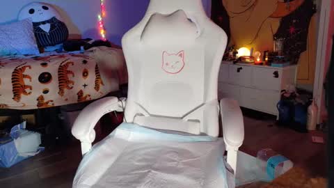  Hailey  online show from 03/08/25, 12:09