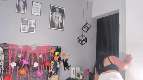 haileystonei online show from 10/16/25, 11:44