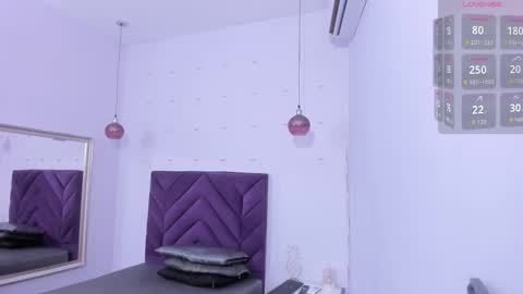 haileystonei online show from 10/23/25, 11:31