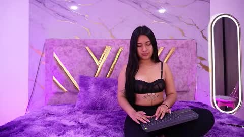 haileyy_fox online show from 12/01/25, 12:54