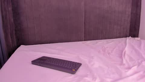 Snapshot of haily_b chatting on 03/07/25, 12:04 Haily online show from 03/07/25, 12:04