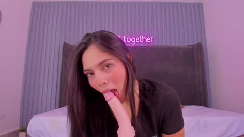 Snapshot of haily_b chatting on 03/11/25, 08:31 Haily online show from 03/11/25, 08:31