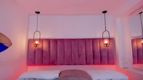 Snapshot of haily_b chatting on 11/08/25, 08:07 Haily online show from 11/08/25, 08:07