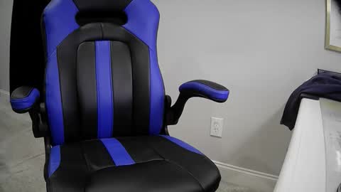 HairBear63 online show from 11/30/25, 01:20