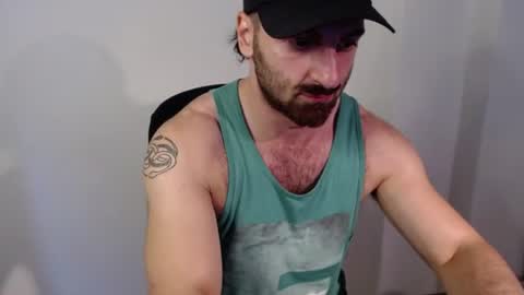 Snapshot of hairy_superman chatting on 06/19/26, 05:45 hairy_superman online show from 06/19/26, 05:45