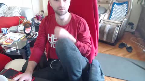 Snapshot of hairyass25yo chatting on 12/17/24, 11:06 Puppy3 StockyDaddiesmusclebearsbeefybigmans online show from 12/17/24, 11:06