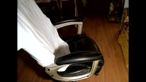 hairybear813 online show from 11/28/25, 02:20