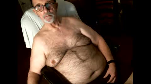 Snapshot of hairybear813 chatting on 05/26/26, 12:50 hairybear813 online show from 05/26/26, 12:50
