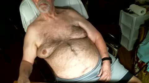 Snapshot of hairybear813 chatting on 06/04/26, 12:49 hairybear813 online show from 06/04/26, 12:49