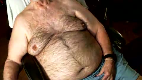 Snapshot of hairybear813 chatting on 06/16/26, 11:07 hairybear813 online show from 06/16/26, 11:07