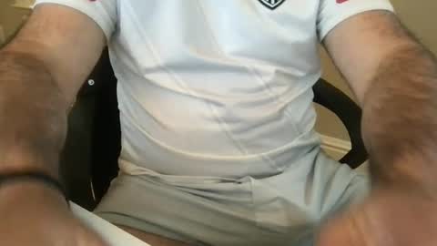 Snapshot of hairydaddy112288 chatting on 07/06/26, 03:36 hairydaddy112288 online show from 07/06/26, 03:36