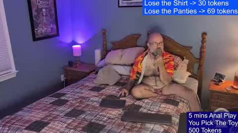 HairyDaddyBear69 online show from 10/21/25, 12:00