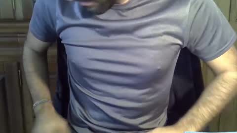 Snapshot of hairydaduncut chatting on 12/16/24, 12:38 hairydaduncut online show from 12/16/24, 12:38