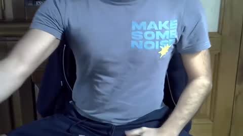 Snapshot of hairydaduncut chatting on 02/19/25, 12:55 hairydaduncut online show from 02/19/25, 12:55