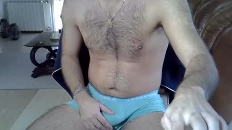 Snapshot of hairydaduncut chatting on 02/25/25, 01:28 hairydaduncut online show from 02/25/25, 01:28