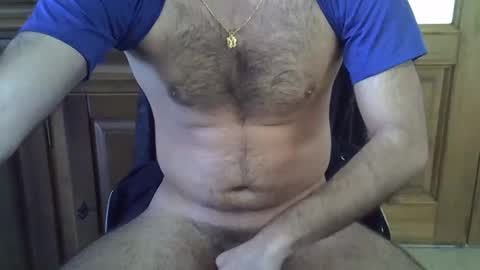 Snapshot of hairydaduncut chatting on 02/26/25, 02:36 hairydaduncut online show from 02/26/25, 02:36