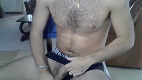 Snapshot of hairydaduncut chatting on 09/11/25, 12:05 hairydaduncut online show from 09/11/25, 12:05